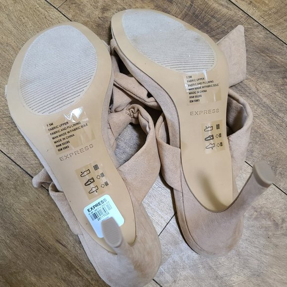 Bow Strap Heels - Picture 4 of 4